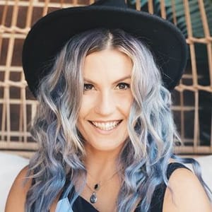 Nikki Snow