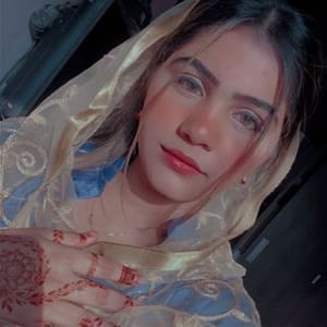 Sara Khan.