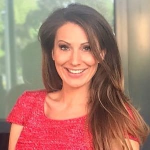 Moderatorin Mara Bergmann