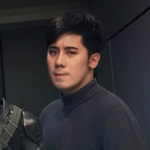 Robert Chen Batman Statue