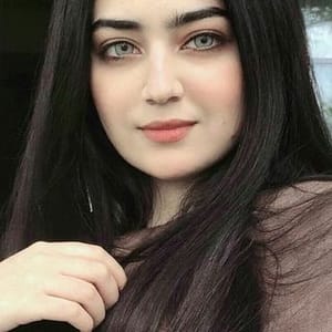 Fans Maryam Alazawey