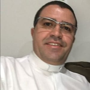 Padre Adilson Leite