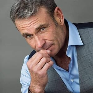 Tom Schacht Officiel