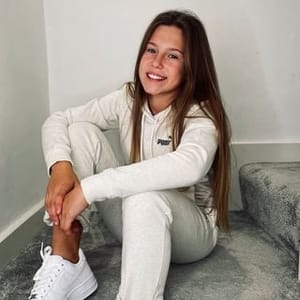 Lilly May Hall Influencer Profile - Work With Influencer Lilly May Hall