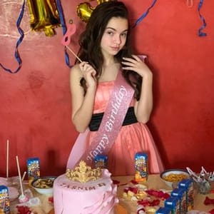 Tasneem khan
