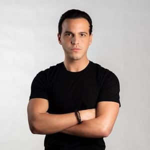 Carlos Saldivar