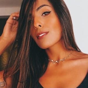 Leticia Mello