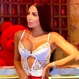 Holly Hernandez