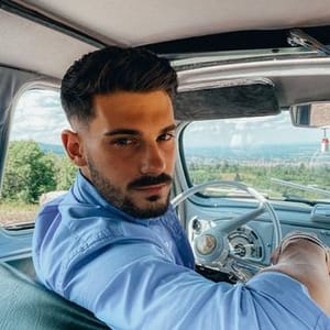 Anthony Bey