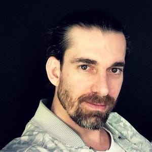 Oben Akin