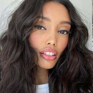 https://www.theidentitymodels.com/models/1630-lisa-james/