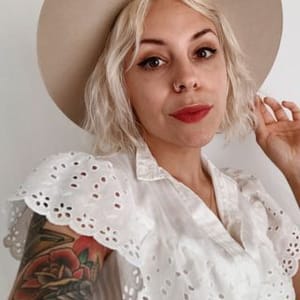 Julia Anna