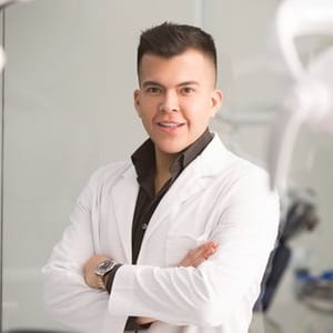 Porcelain Veneers Dr. Londono
