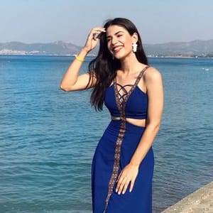 Hande Kaya