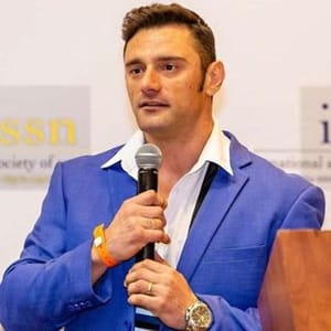 Dr Felipe Donatto