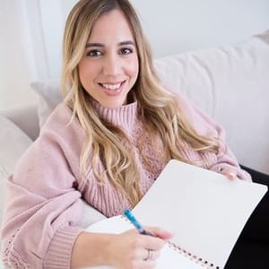 Dr Erika Velez