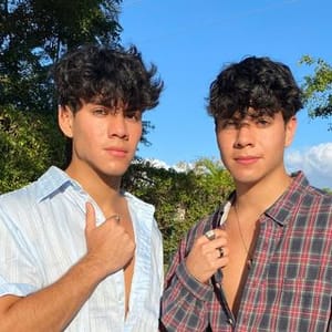 Julian &amp; Jovani Jara