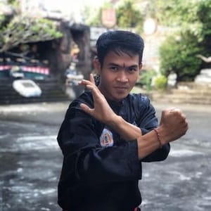 Komang Harik Adi Putra