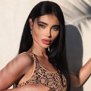Nadia Almualem