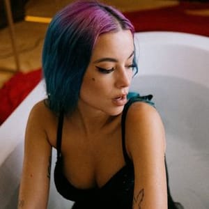 Xina Mora