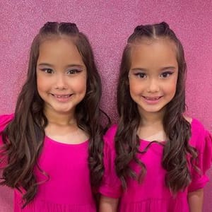 Isabella &amp; Eduarda Camara