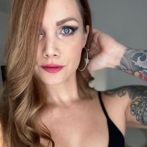 Anchor Lady Dee