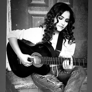 Contact Sheyna Creator and Influencer