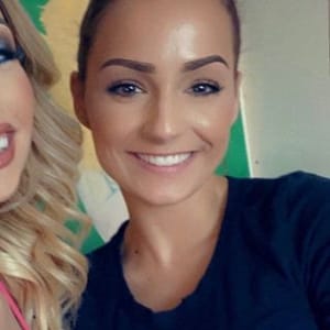 Nikolette Robertella