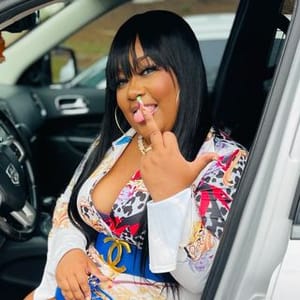 Fine Azzmom