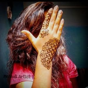 Mehndi Artist