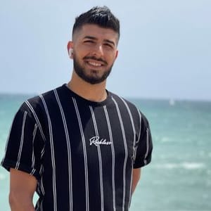 Ozgur Bayrak