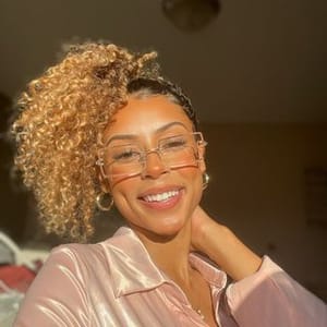 Alexis Content Creator