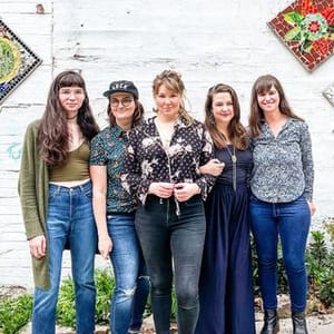 Della Mae
