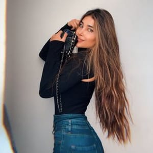 Mona Mahdavi