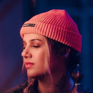 Elana Dara