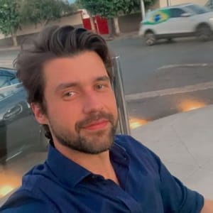 Dr Eduardo Mauad
