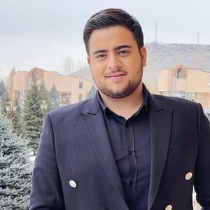 Van Ayvazyan
