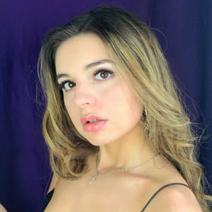 Contact brianna_mizura - Creator and Influencer