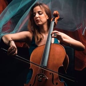Dana Cellist
