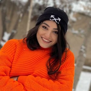 Mahsa Valian