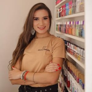 Felicidade E Fazer As Unhas