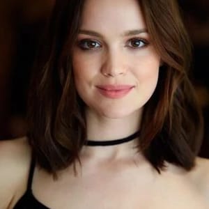 Emilia Schüle