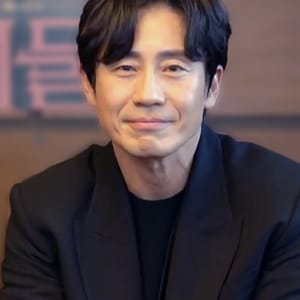 Shin Ha-kyun