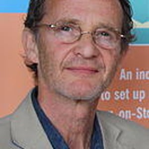 Anton Lesser