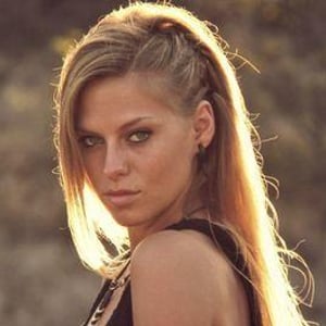 Nora En Pure