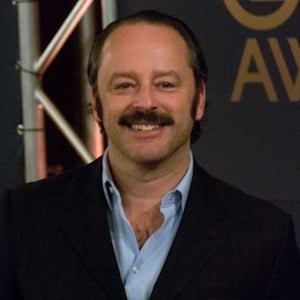 Gil Bellows