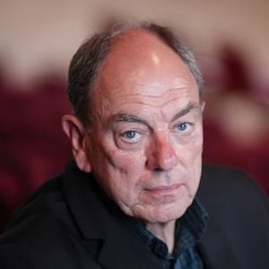 Alun Armstrong