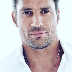 Manu Bennett