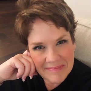 Tina Entertaining Decor