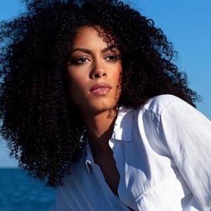 F I O N N G H U A L A